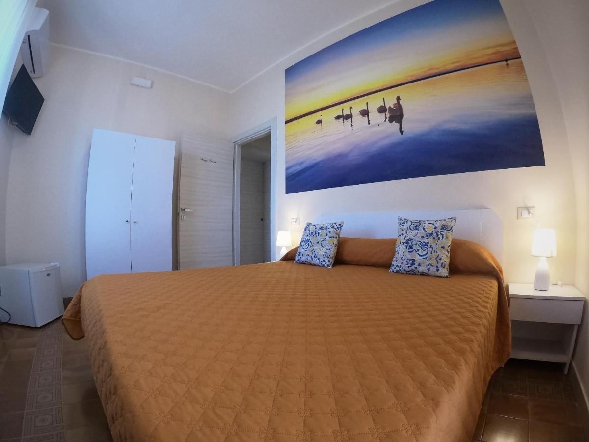 Le Stanze Di Ricci - Affittacamere Low Cost Lesina Exterior photo